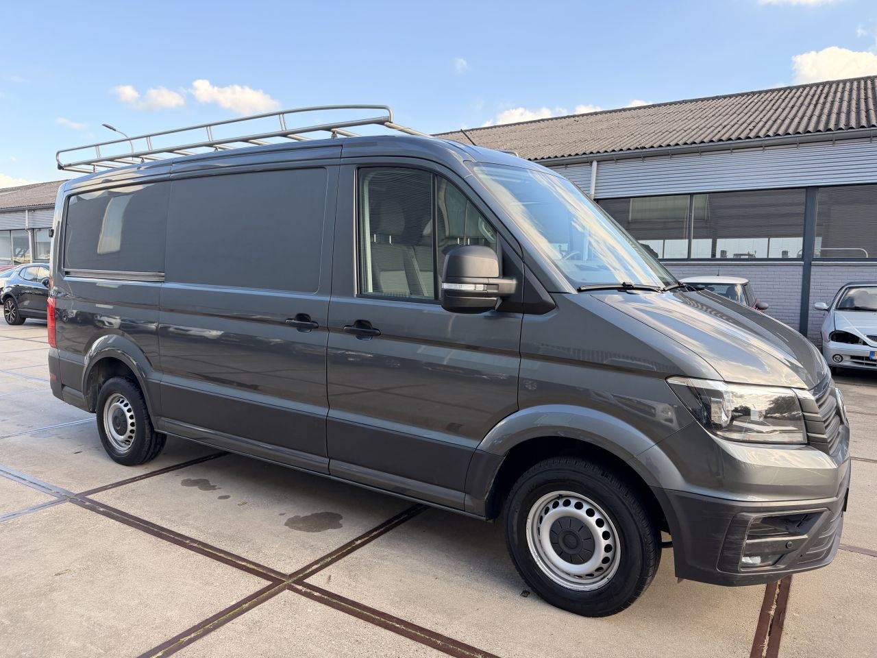 Volkswagen Crafter - 35 2.0 TDI L3H2 DC 35 2.0 TDI L3-H2 DCTr - AutoWereld.nl