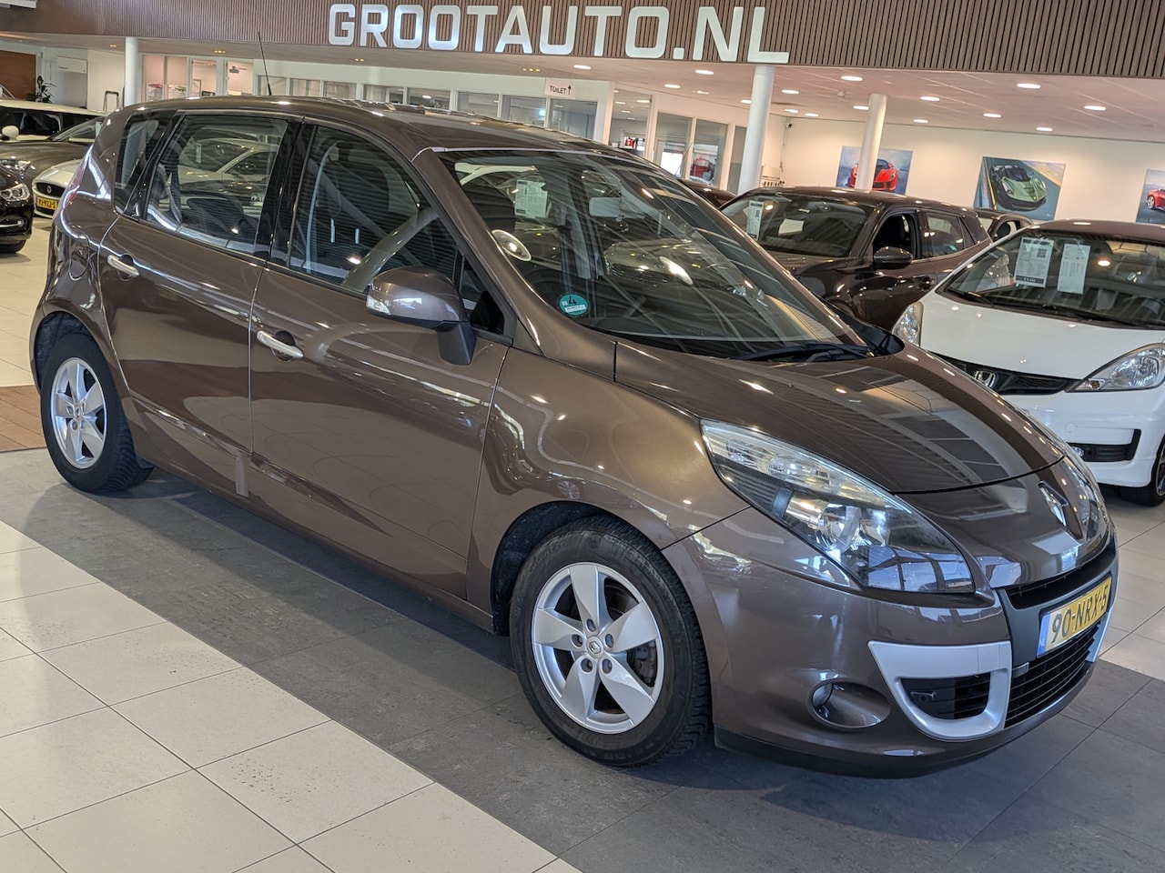 Renault Scénic - 2.0 Dynamique Airco, Trekhaak, Cruise Control - AutoWereld.nl