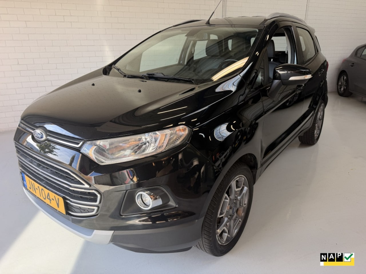 Ford EcoSport - 1.0 EcoB. Titanium|Clima|Cruise|Navi|Voorstoel en Vooruit verw|Trekhaak - AutoWereld.nl