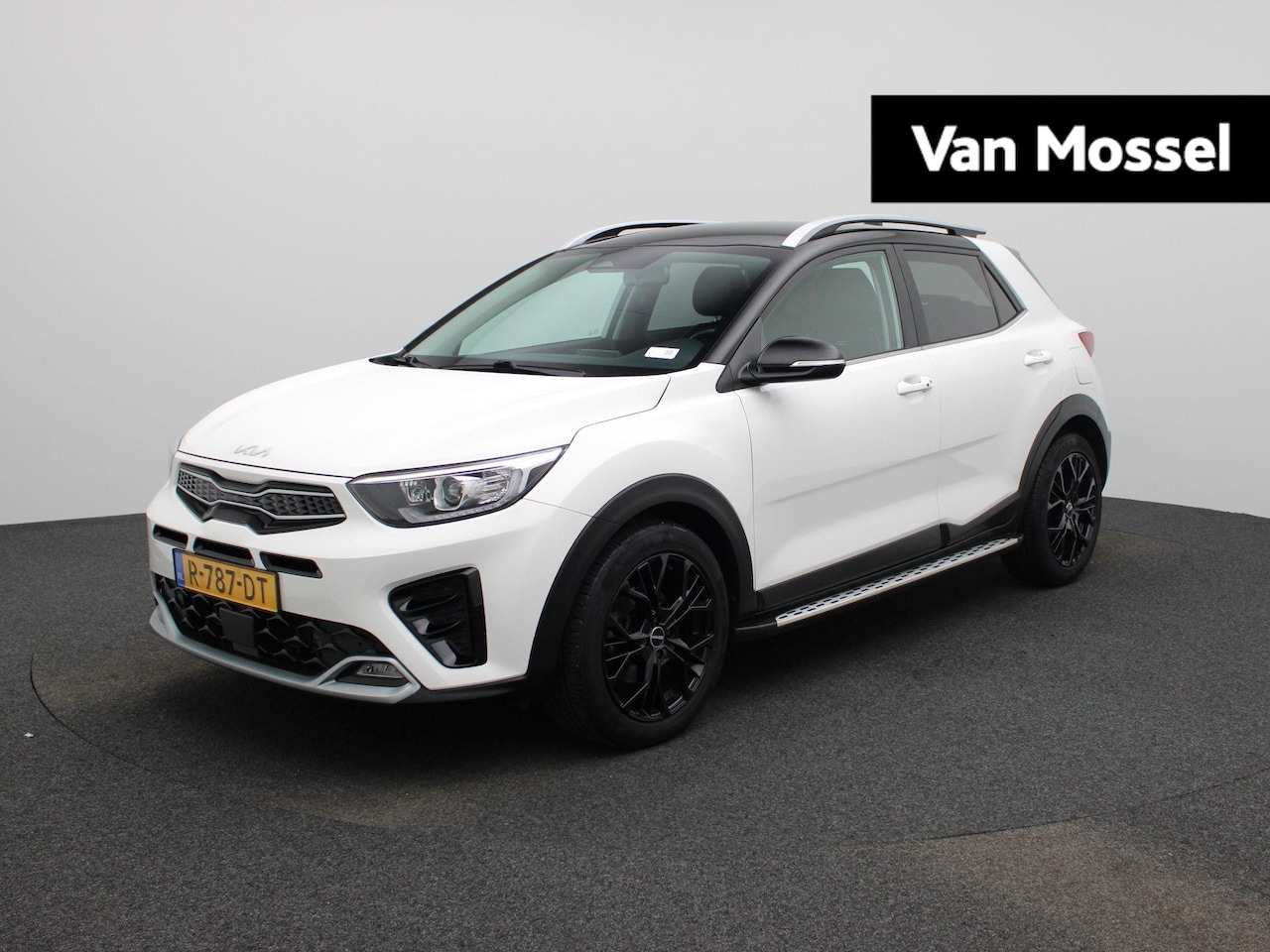 Kia Stonic - 1.0 T-GDi MHEV GT-Line | Navigatie | Apple Carplay/ Android Auto | Half Leder | Trekhaak | - AutoWereld.nl