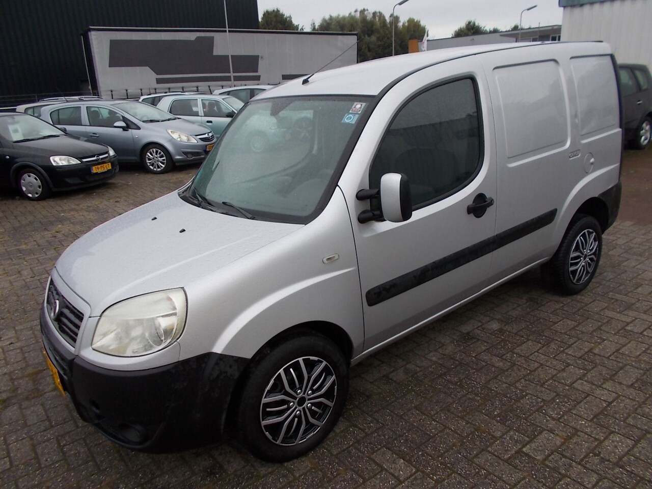 Fiat Doblò Cargo - 1.3 MultiJet Top ( APK KEURING BIJ AFLEVERING! ) - AutoWereld.nl