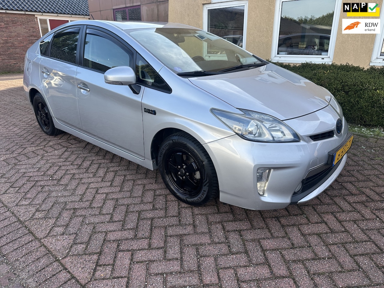 Toyota Prius - 1.8 Plug-in Aspiration NAVI CAMERA LEER NAP schadevrij - AutoWereld.nl