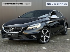 Volvo V40 - 1.5 T3 Polar+ Sport Panorama dak / parkeersensoren en camera achter / Harman Kardon Audio
