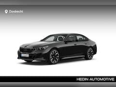 BMW i5 - eDrive40 84 kWh M-Sport Pro | 21" | Trekhaak |