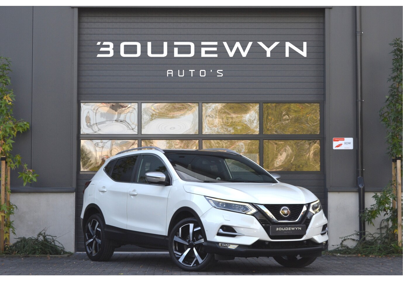 Nissan Qashqai - 1.3 DIG-T Tekna + 360 camera | Leer | Carplay | Dodehoek Detectie - AutoWereld.nl