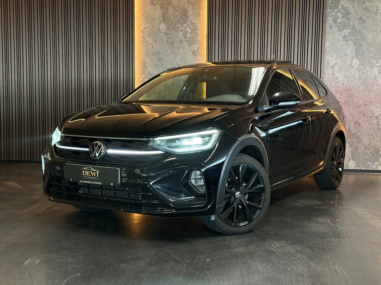 Volkswagen Taigo - 1.5 TSI R-Line DSG Pano Led IQ - AutoWereld.nl