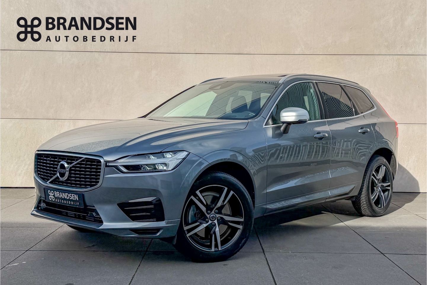 Volvo XC60 - 2.0 T5 R-Design Pano-Trekhaak-Head up-ACC - AutoWereld.nl