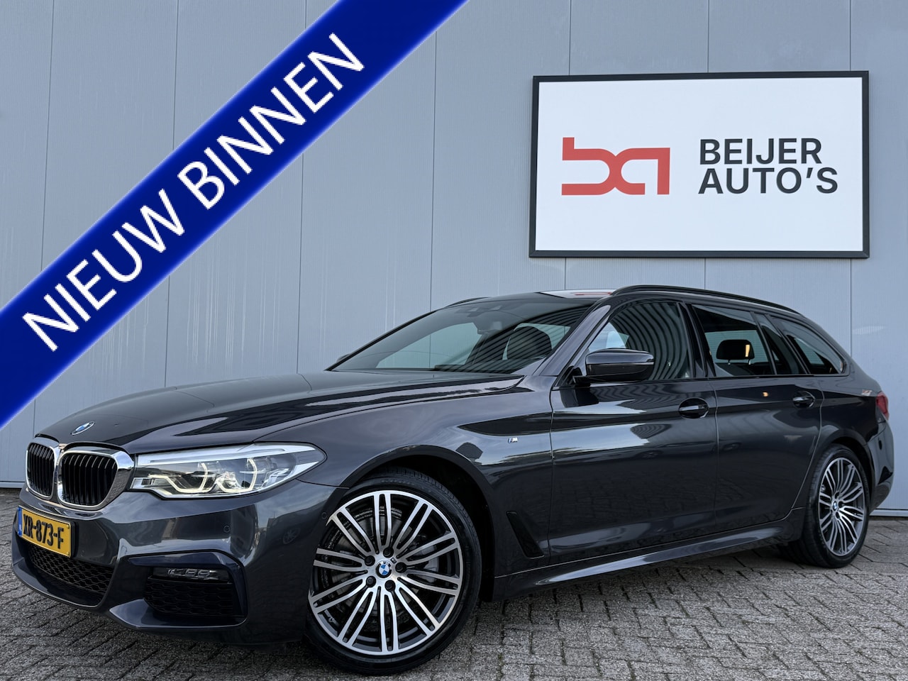 BMW 5-serie Touring - 520i High Executive Automaat M-Pakket/Navigatie/Trekhaak. - AutoWereld.nl