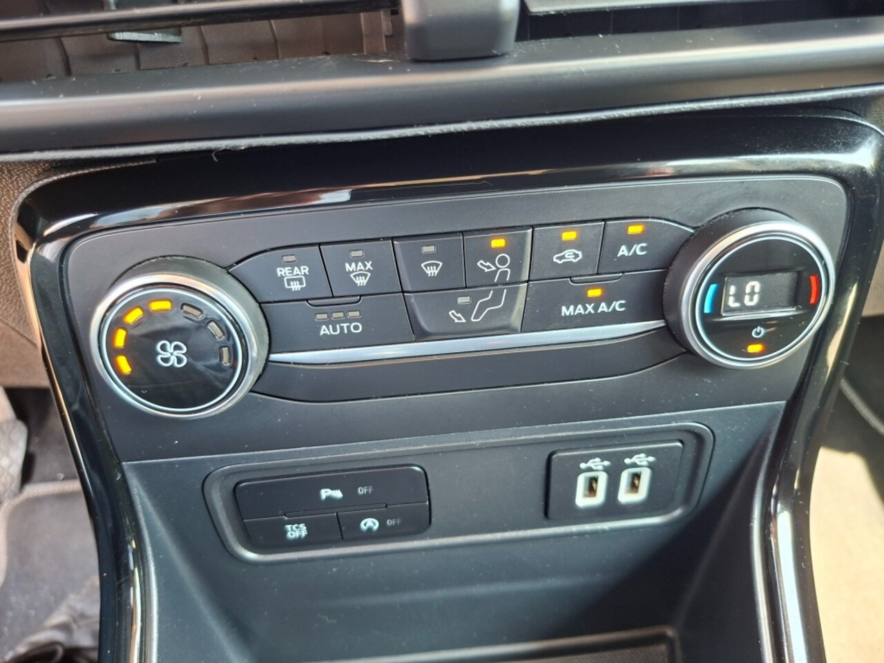 Ford EcoSport - 1.0 Titanium RADIO-DAB/AIRCO/CLIMATE/CRUISE/NAVI/PDC/AUR.CAMERA/LMV/ELEC.RAMEN+SPIEGELS