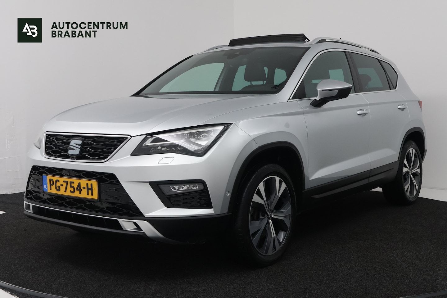 SEAT Ateca - 1.4 EcoTSI Xcellence (PANORAMADAK, STOELVERWARMING, CAMERA, CRUISE ADAPTIEF) - AutoWereld.nl