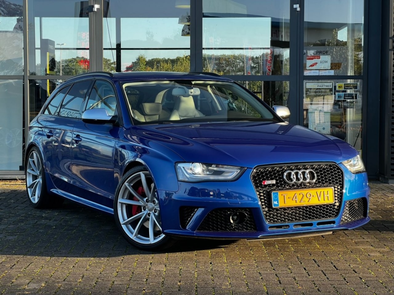 Audi RS4 - 4.2 FSI RS 4 quattro V8 Smetteloos  Keramische Coating en Top Onderhouden - AutoWereld.nl
