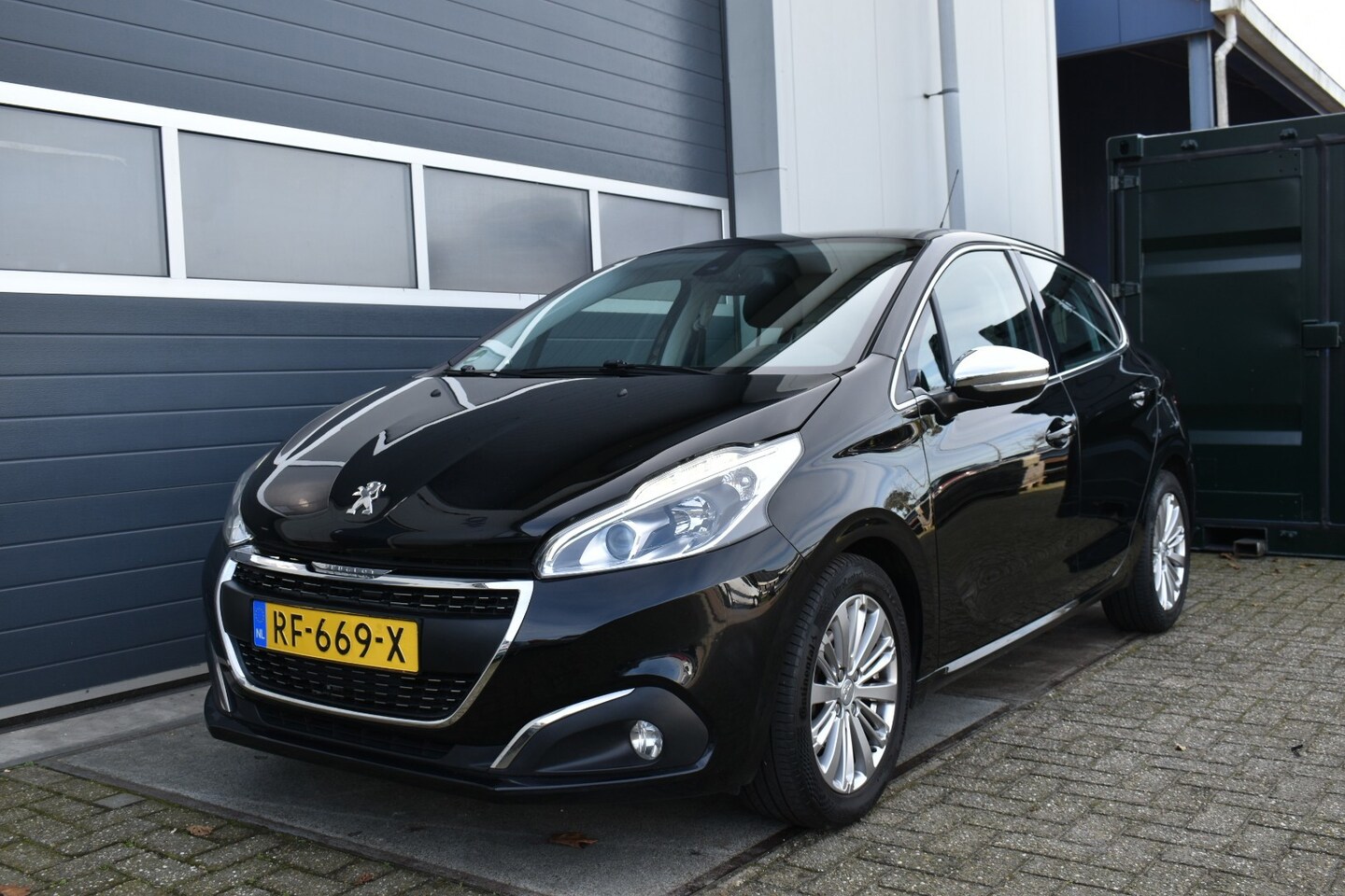 Peugeot 208 - 1.6 BlueHDi Blue Lease Executive 1.6 BlueHDi Blue Lease Executive - AutoWereld.nl