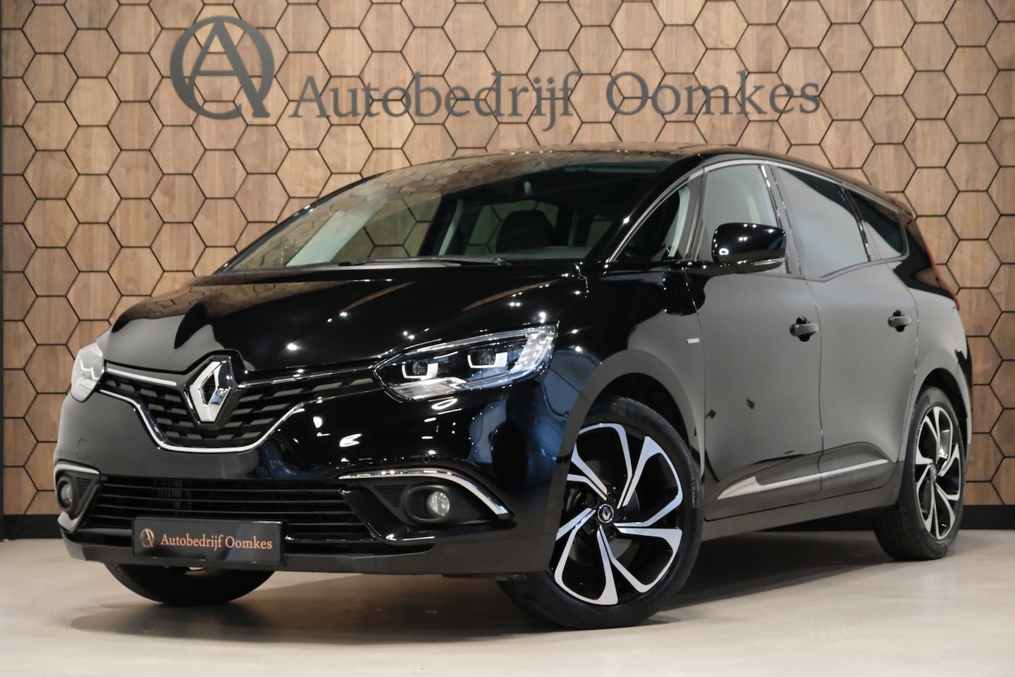 Renault Grand Scénic - 1.3 TCe Bose *7 Persoons* |35.344km! UNIEK| Automaat/Navi/Camera/20" LMV Veel Ruimte - AutoWereld.nl