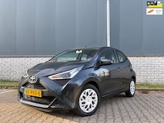 Toyota Aygo - 1.0 VVT-i x-play limited-Dealer onderhouden-Camera-Airco-NAP