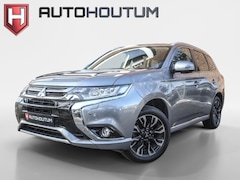 Mitsubishi Outlander - 2.0 PHEV Instyle+ | SOH 99% | Trekhaak | Leder | Schuifdak | Achteruitrijcamera