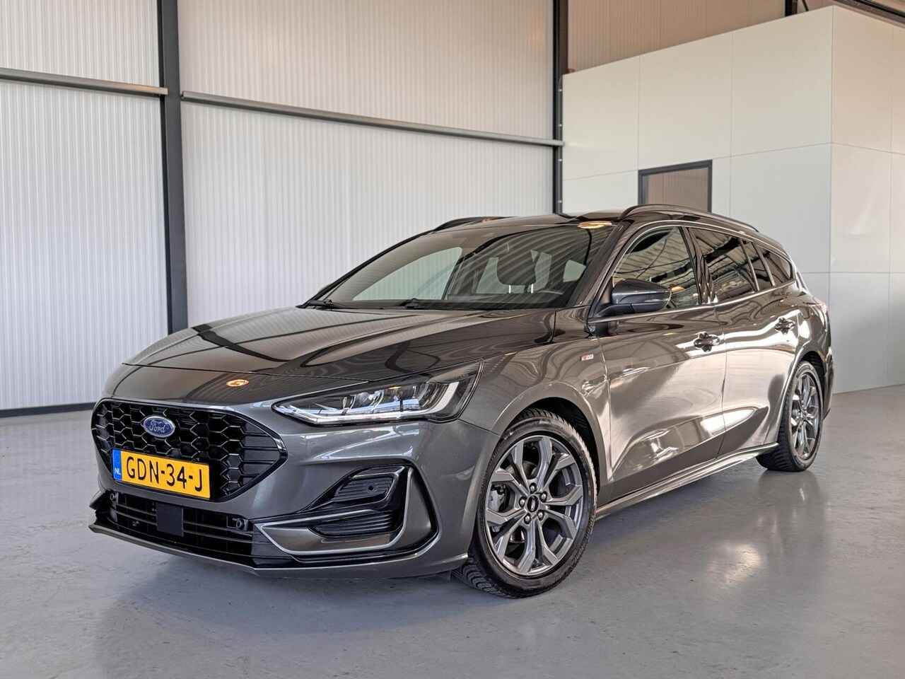 Ford Focus Wagon - 1.0 MHEV Hybrid 92kW ST Line - AutoWereld.nl