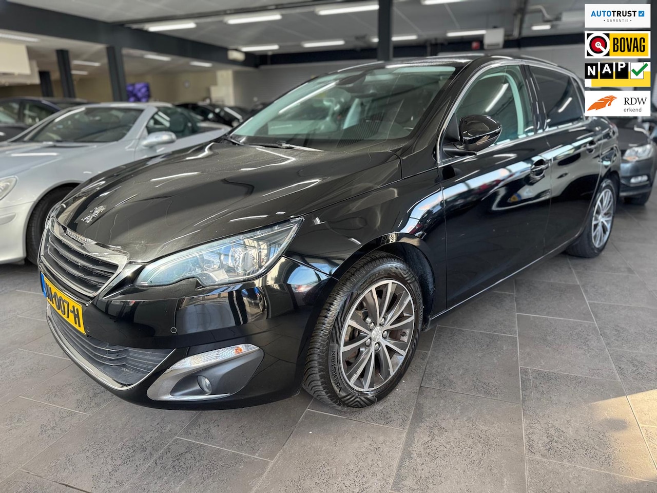 Peugeot 308 - 1.2 PureTech Allure panoramadak navi clima cruise control lm-velgen elektrische pakket par - AutoWereld.nl