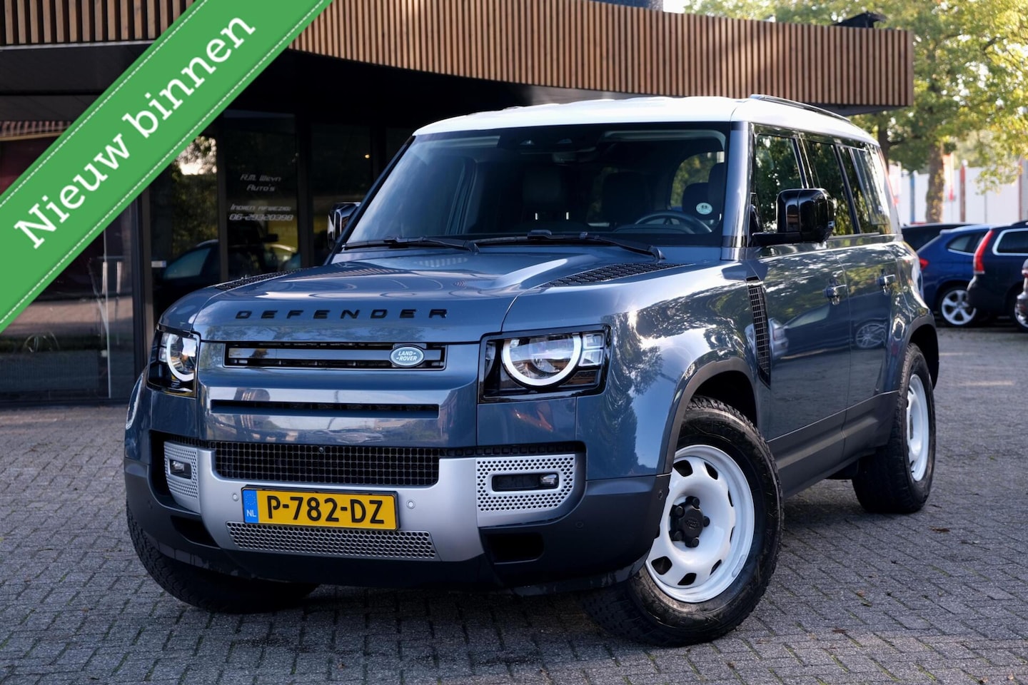 Land Rover Defender 110 - 2.0 D240 S|RIJKLAAR!|360° Camera|LaneAssist|AppleCarplay|AndroidAuto|Keyless|4X4|Dealerond - AutoWereld.nl