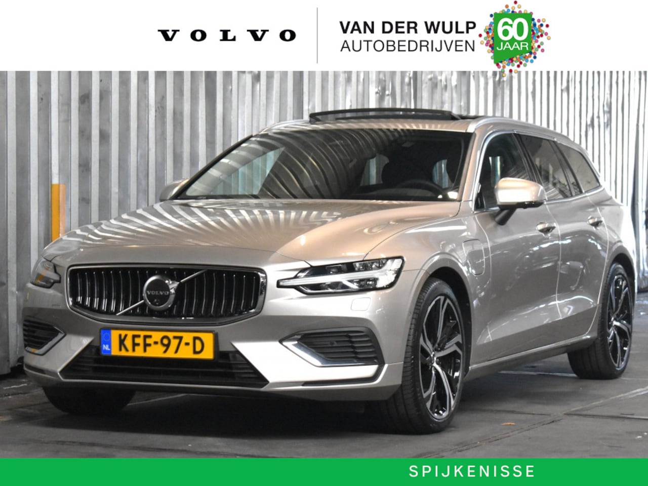 Volvo V60 - T8 455PK AWD Ultra Bright | Schuifdak | Trekhaak | 360 | Leder | Harman Kardon | - AutoWereld.nl