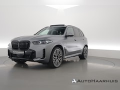 BMW X5 - xDrive50e M Sport Frozen pure Grey | Skylounge | Soft Close | Achterasbesturing | 360cam |