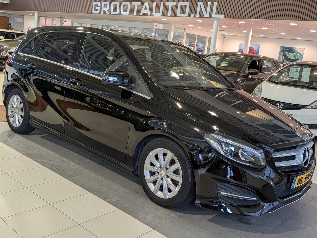 Mercedes-Benz B-klasse - 180 Business Solution Cruise Control, Start/Stop Systeem, Airco - AutoWereld.nl