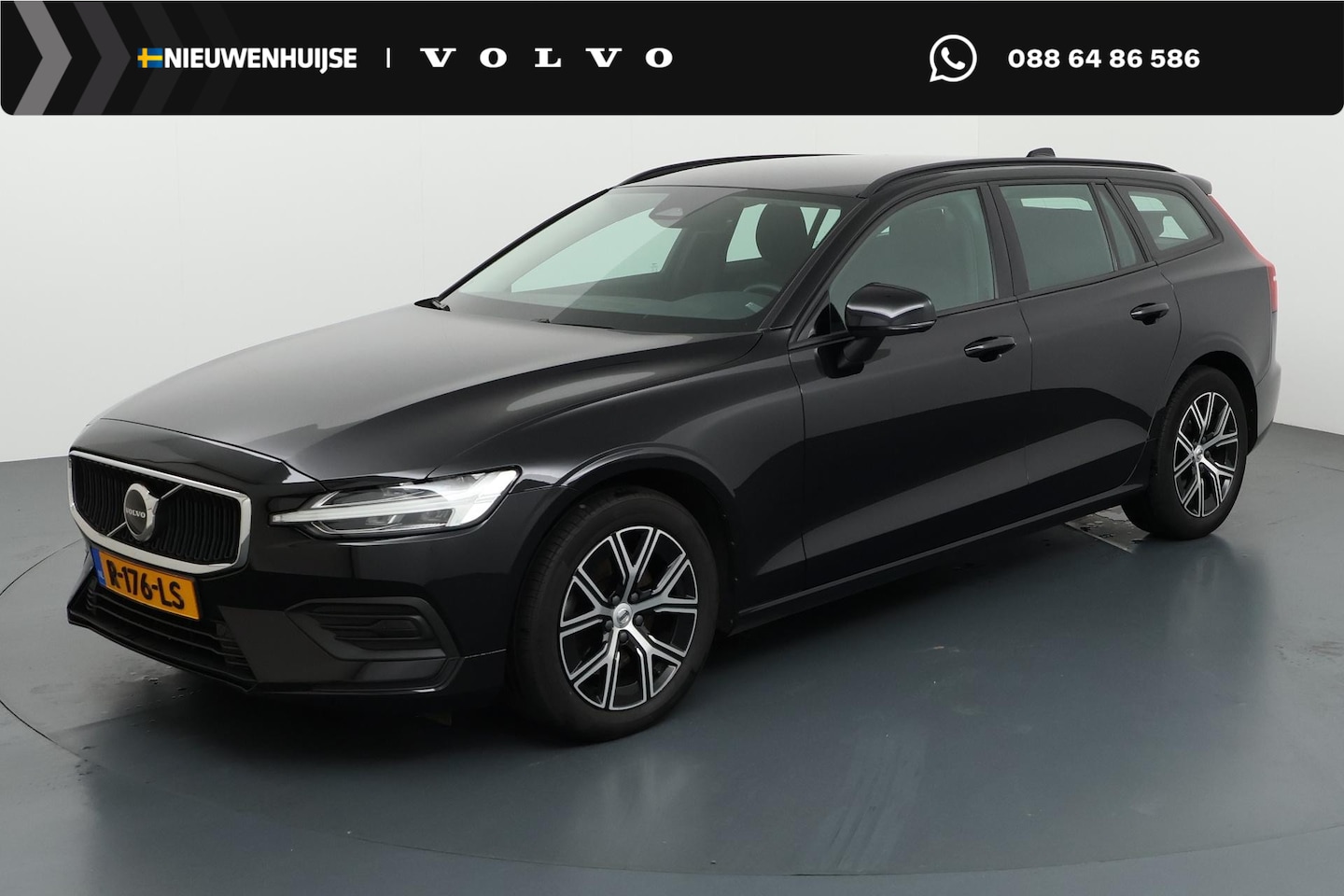 Volvo V60 - 2.0 B3 Essential | Achteruitrijcamera | Parkeersensoren | LED Koplampen | Lichtmetalen Vel - AutoWereld.nl