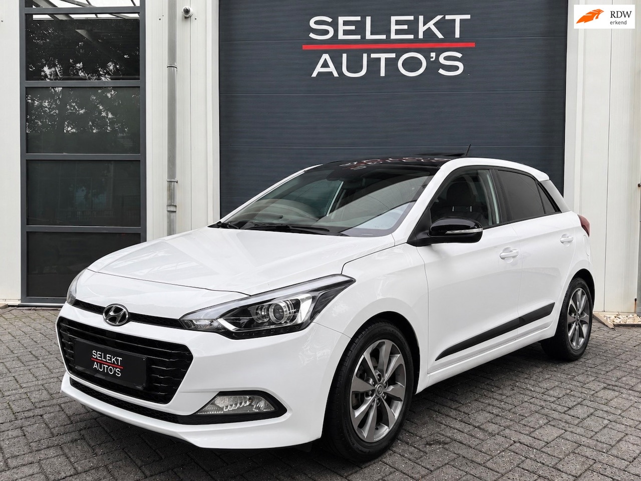 Hyundai i20 - 1.0 T-GDI Passion + 120 Pk Pano/Xenon/LED/Camera/Cruise/Airco/Lane Assist/Bluetooth/Navi/S - AutoWereld.nl