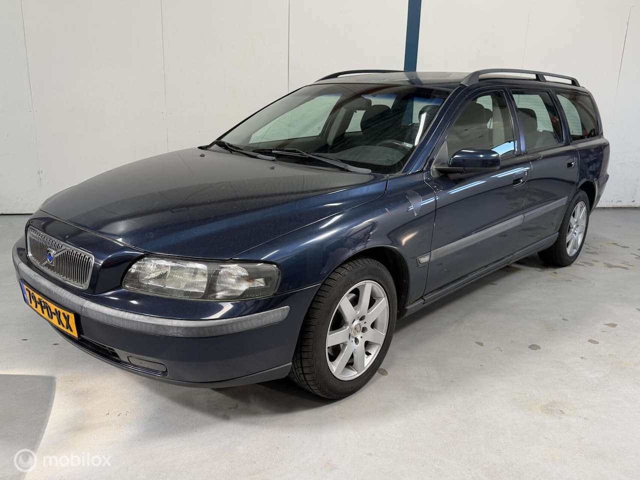 Volvo V70 - 2.4 Edition II APK 15-10-2027 / RUNNER / EXPORT - AutoWereld.nl