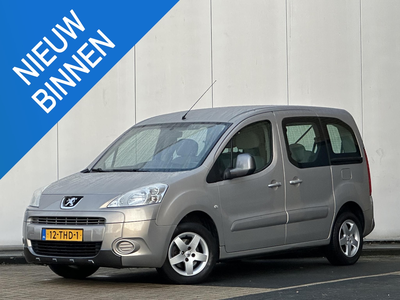 Peugeot Partner Tepee - 1.6 VTi XT 1.6 VTi XT - AutoWereld.nl