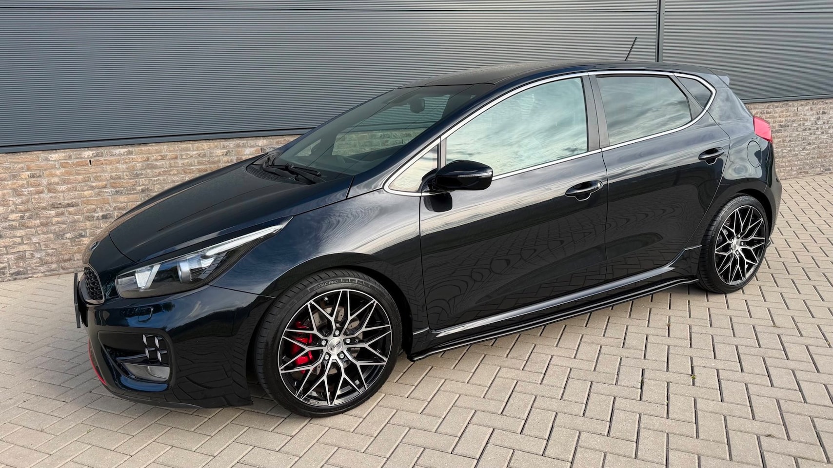 Kia Cee'd - 1.6 T-GDi GT 1.6 T-GDi GT - AutoWereld.nl