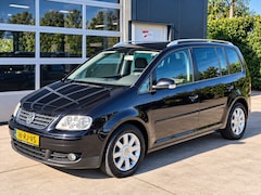 Volkswagen Touran - 2.0-16V FSI Highline 1e eigenaar