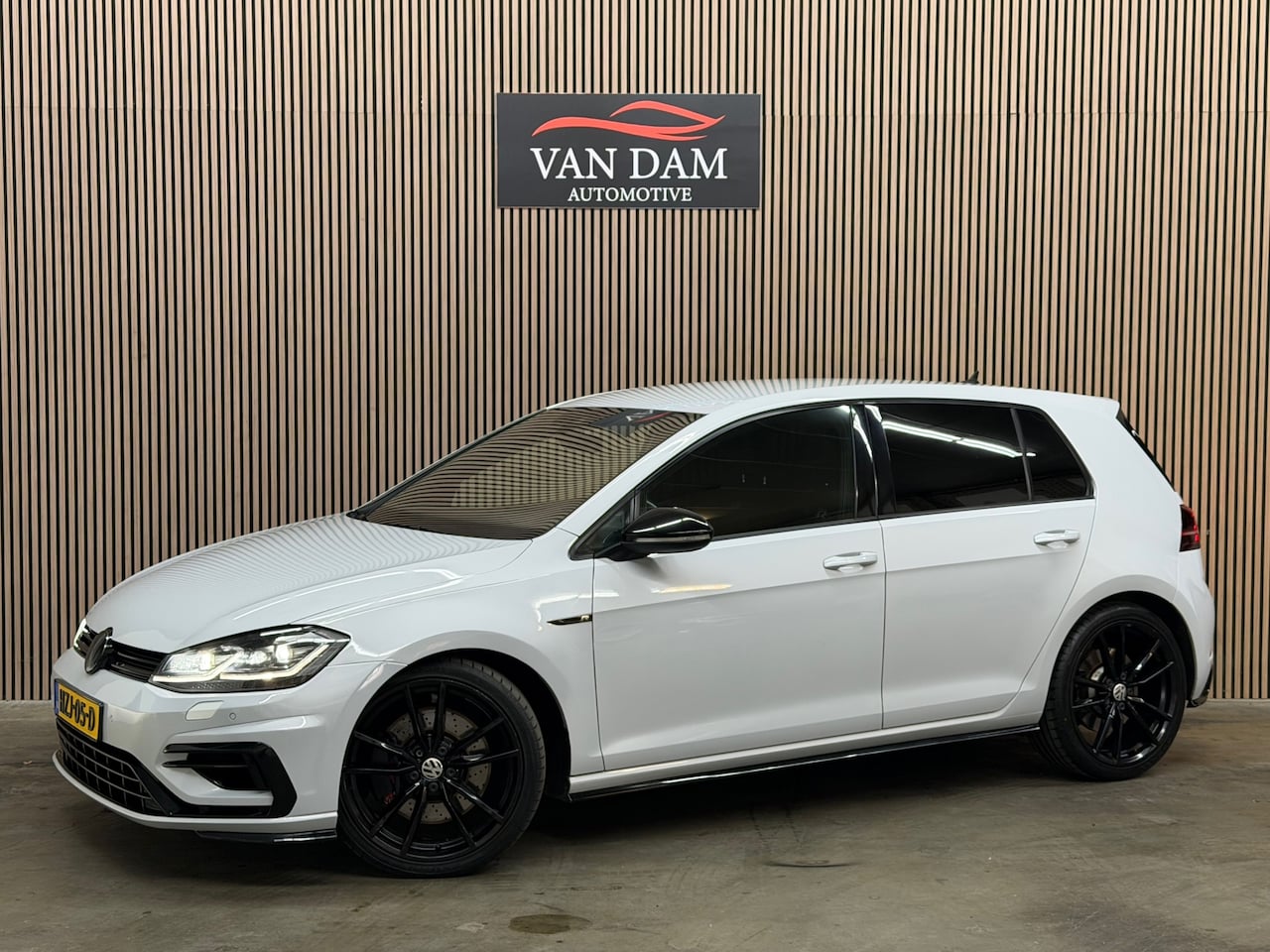 Volkswagen Golf - 2.0 TSI 4Motion R 2017 DSG LED VIRTUAL CRUISE - AutoWereld.nl