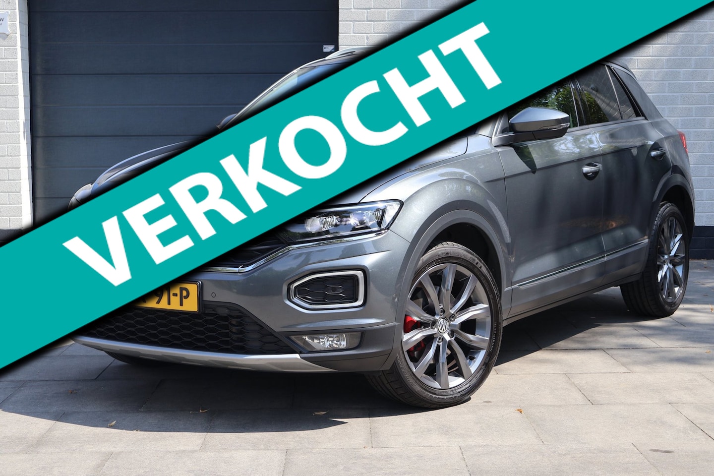 Volkswagen T-Roc - 2.0 TSI 4Motion Bussines R | Pano | Virtual | Beats - AutoWereld.nl