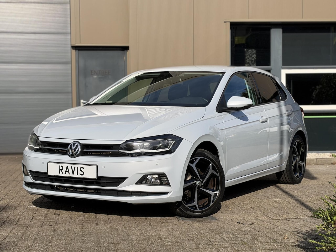 Volkswagen Polo - 1.0 TSI Highline | Automaat | LED | ACC | R-Line Velgen - AutoWereld.nl