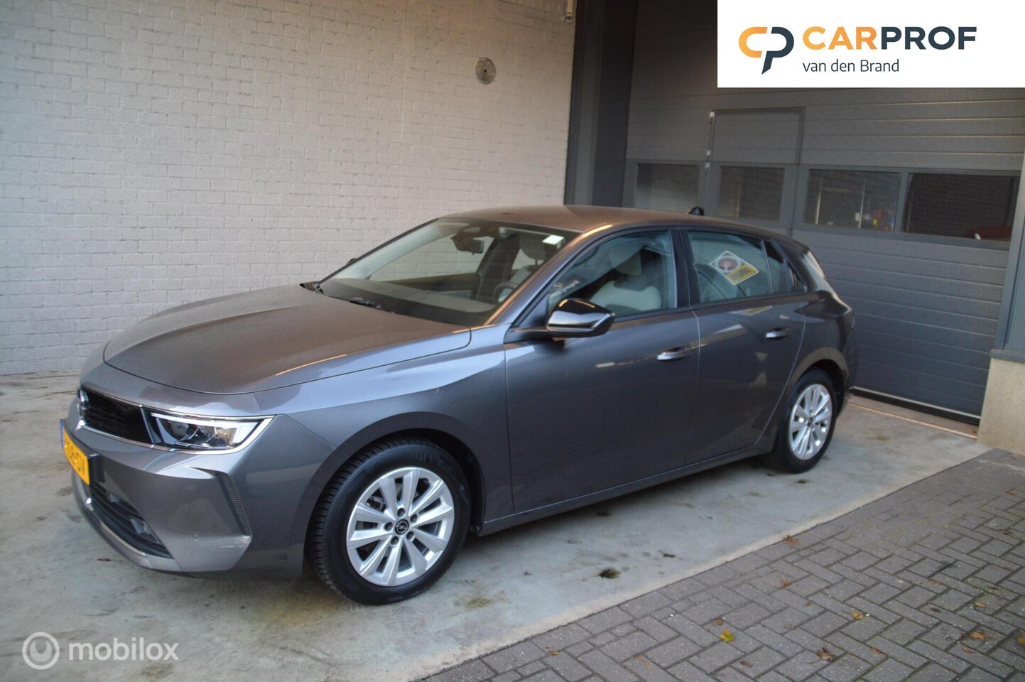 Opel Astra - 1.2 Edition INCL. TREKHAAK- CAMERA- ORG. NED AUTO - AutoWereld.nl