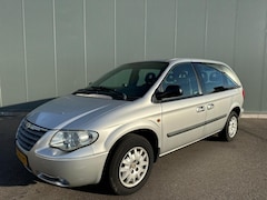 Chrysler Voyager - 3.3i V6 SE Luxe