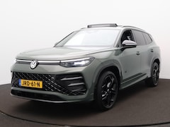 Volkswagen Tayron - 1.5 eHybrid R-Line Edition | Panodak | Trekhaak | Camera | ACC | Massage | IQ Light |
