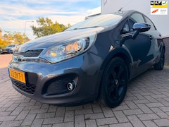 Kia Rio - 1.2 CVVT Design Edition/Cruise-c/Led/PDC/Volledig onderhouden/Bluetooth/Trekhaak