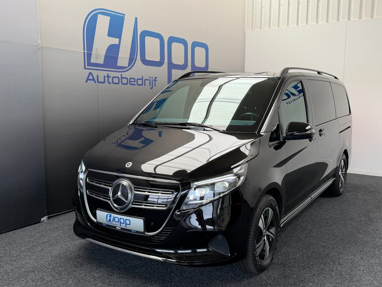 Mercedes-Benz EQV - 300 L2 - 8-pers - AMG Facelift - Inter. & Exter. pakket - 360 - Elec. deuren - Vol Opties - AutoWereld.nl