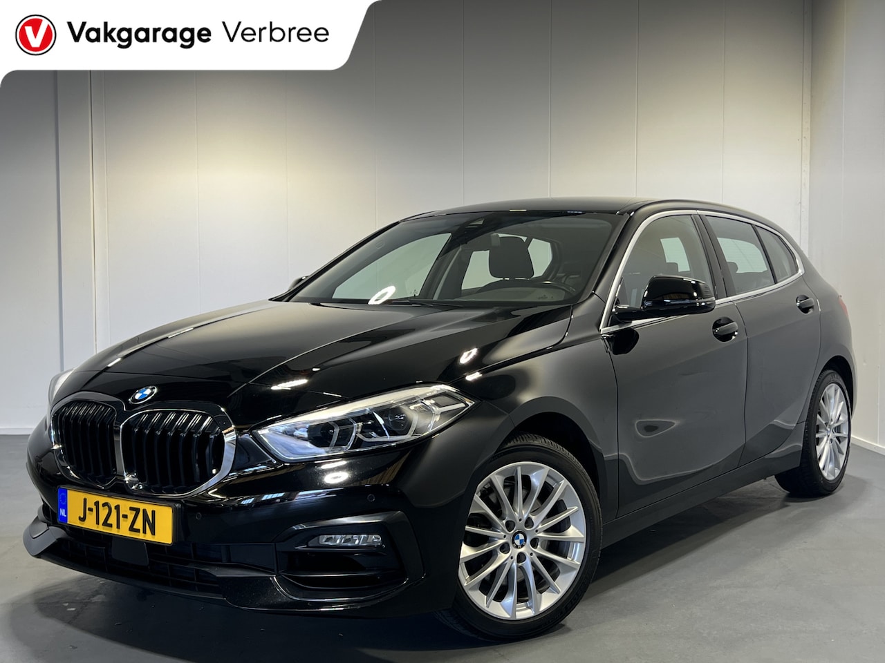 BMW 1-serie - 118i Executive Edition | Sportline | Sportstoelen | Afneembare trekhaak | Cruise Controle - AutoWereld.nl