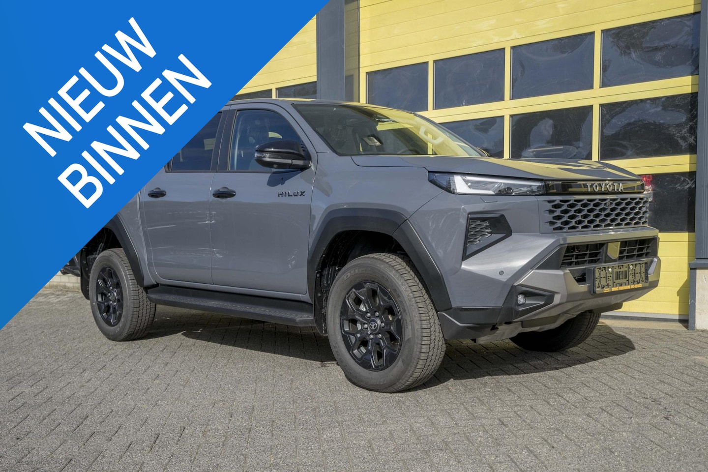 Toyota HiLux - 2.8 D-4D Hybrid Invincible JBL Full Options - AutoWereld.nl
