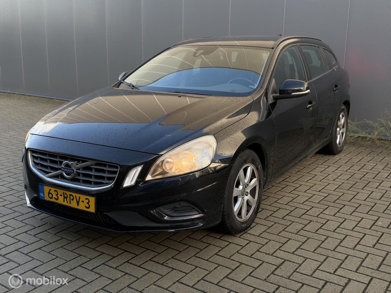 Volvo V60 - 1.6 T3 Kinetic 1.6 T3 Kinetic, Airco, PDC, E-drive, Lees tekst! - AutoWereld.nl