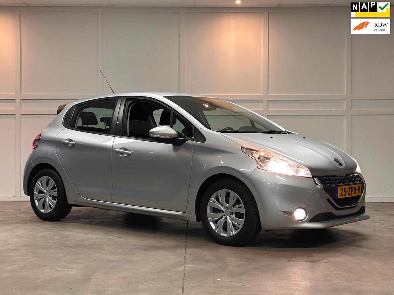 Peugeot 208 - 1.2 VTi Access / Airco / Cruise / 126DKM NaP - AutoWereld.nl