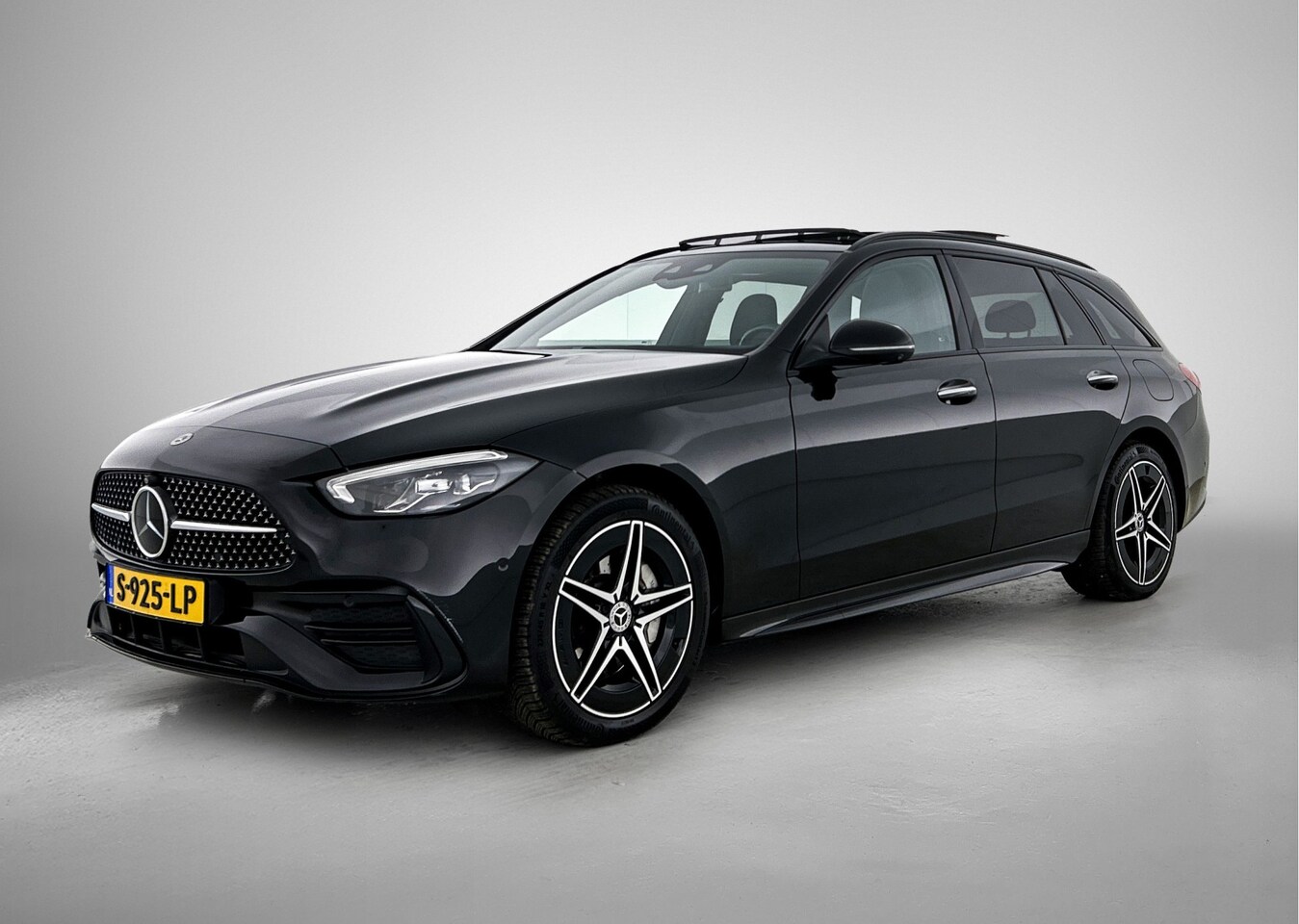 Mercedes-Benz C-klasse Estate - 300 e Star Edition AMG Line Plus | AMG in en Exterieur | Sfeerverlichting | Memory Seats | - AutoWereld.nl