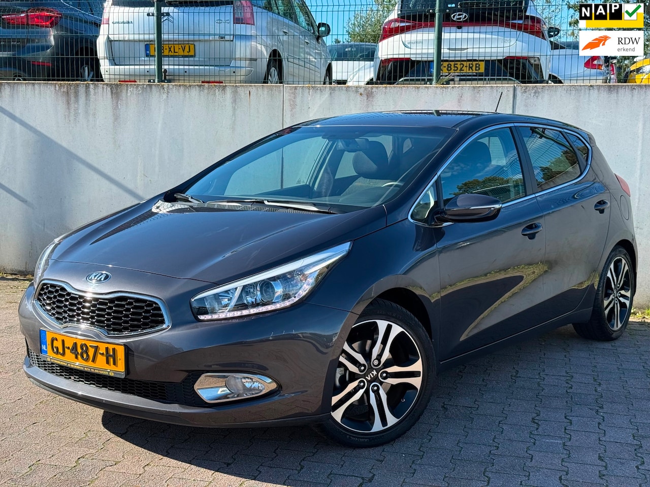 Kia Cee'd - 1.6 GDI BusinessLine/NAVI/CAMERA/28741 KM NAP/DEALER ONDERHOUDEN/1STE EIGENAAR/ - AutoWereld.nl