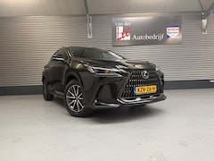 Lexus NX - 450h+ AWD LUXERY/1500 KG AHW/TREKH/DODE HOEK/LEER/ENZ
