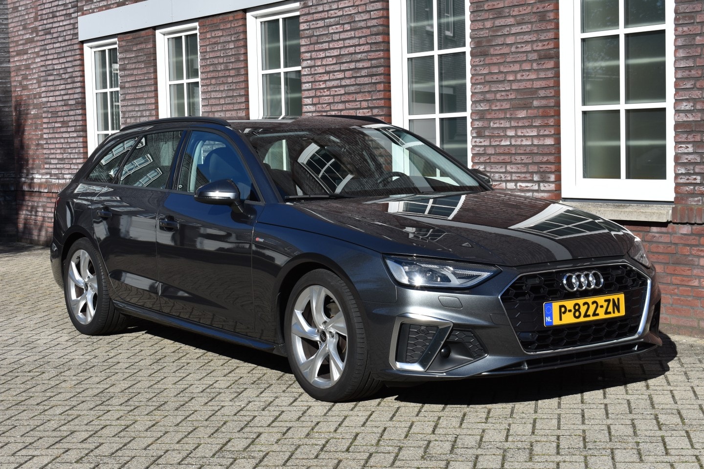 Audi A4 Avant - 35 TFSI S Edition/ Sportstoelen verwarmd/Climate Control/Active cruise control/1e eigenaar - AutoWereld.nl