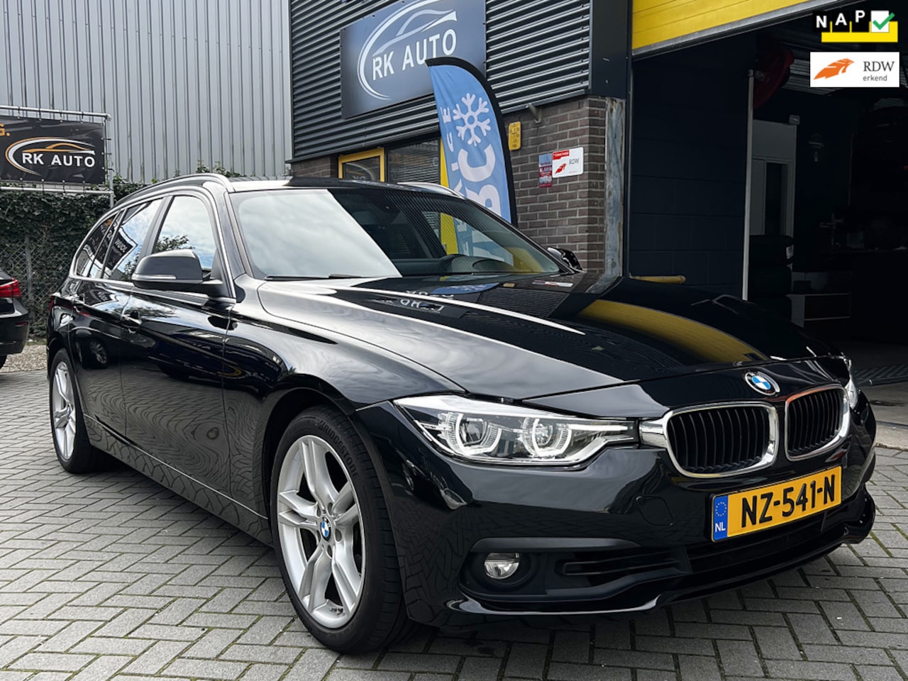 BMW 3-serie Touring - 318i Executive 318i Executive - AutoWereld.nl