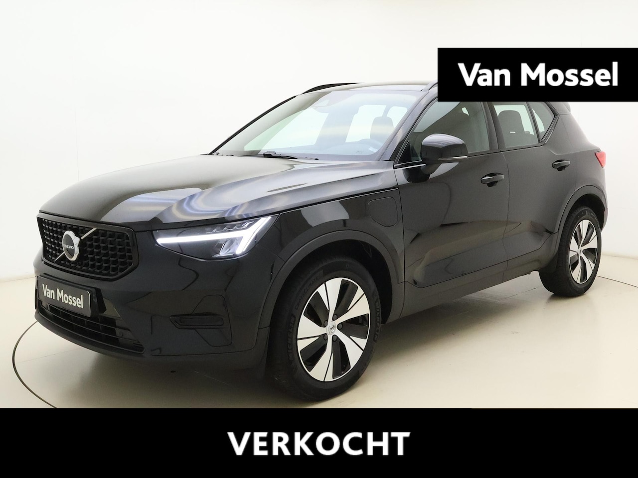 Volvo XC40 - 1.5 T4 Plug-in hybrid Plus Dark | Apple Carplay / Android Auto | Harman/Kardon | Parkeerse - AutoWereld.nl
