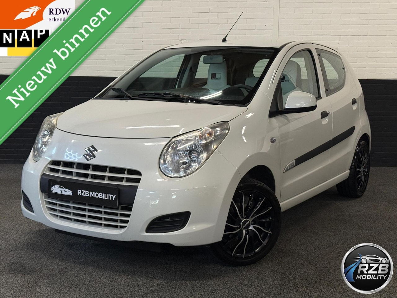 Suzuki Alto - 1.0 Comfort Black and White Edition | Airco | UNIEK | APK 10/27 | Zuinig | 5 Deurs - AutoWereld.nl